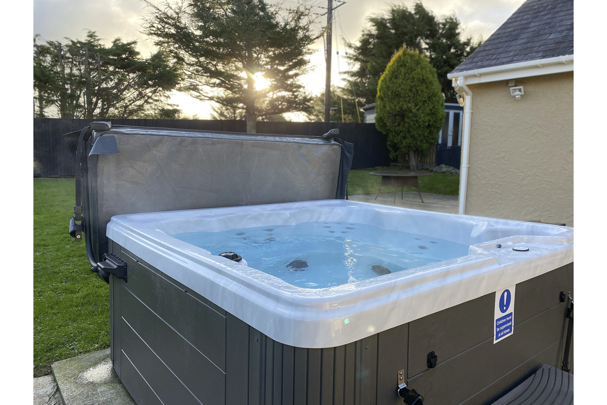 Hot tub self-catering holidays in Anglesey