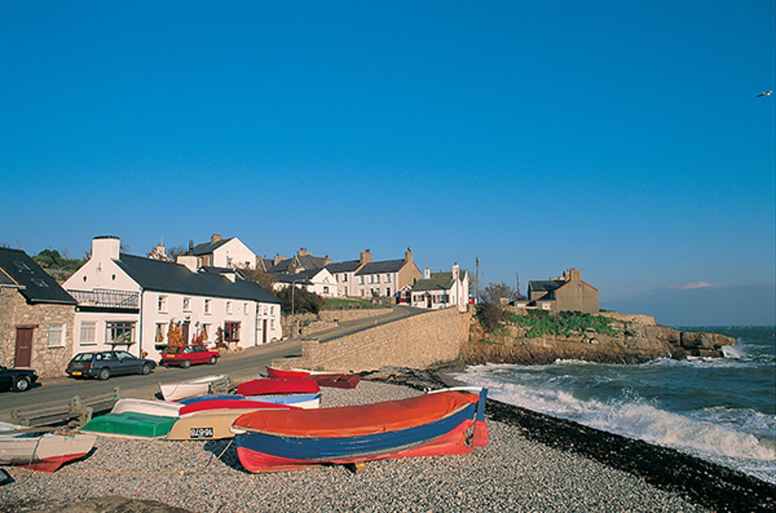 Leveraging Online Platforms: Benefits of Booking.com and Airbnb Integrations for North Wales Holiday Let Makers and Owners