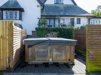 Photo of Wern y Wylan - Court