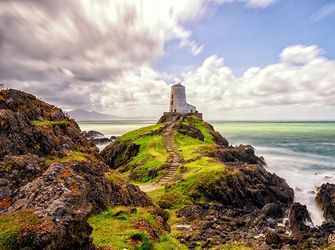 Foel Ferry Cottages Anglesey – family fun and wonderful scenery