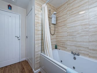 Photo of Lon Penrhyn