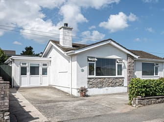 Extending the Summer Season: How to Keep Bookings Coming into Autumn